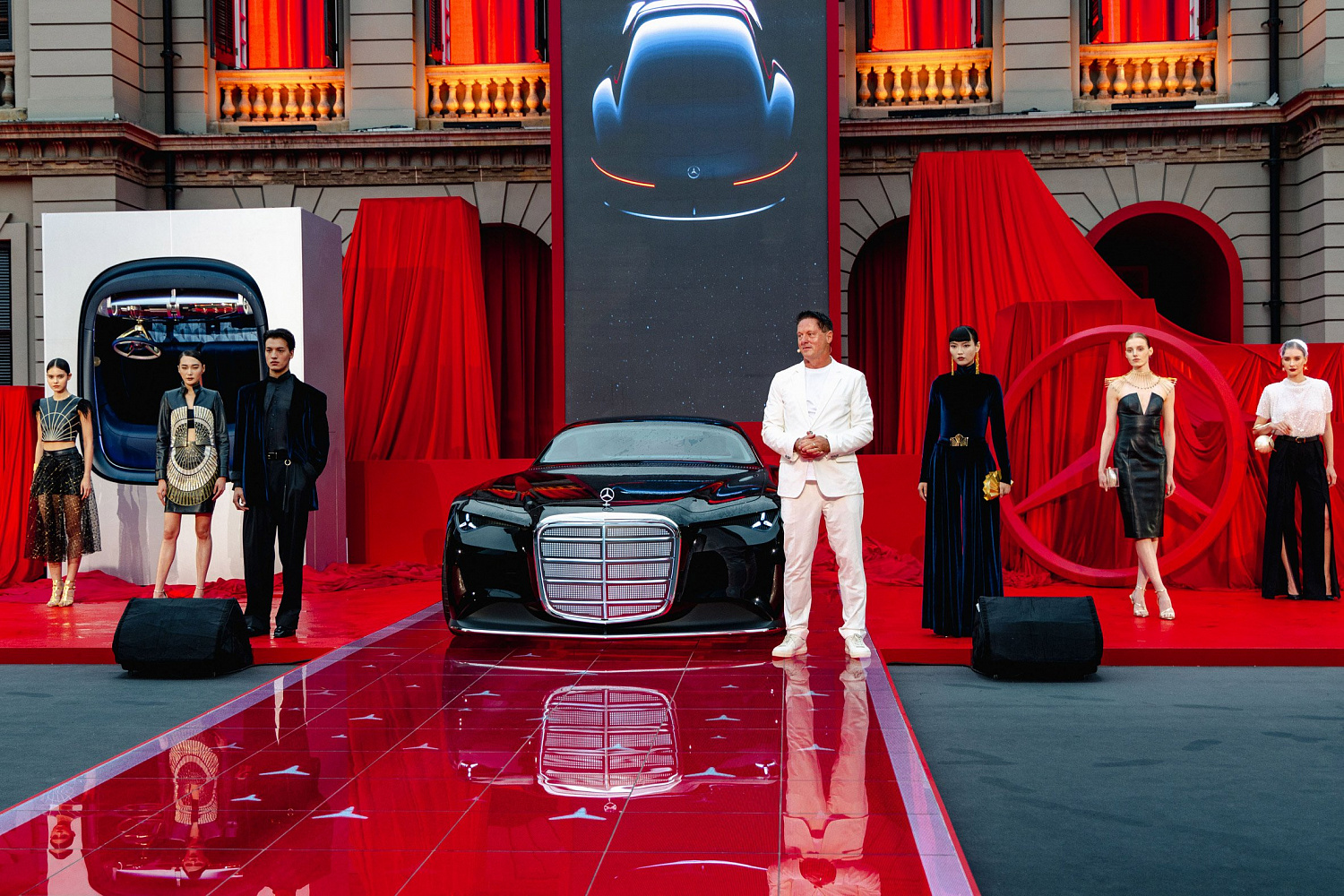 Mercedes-Benz представляет шоу-кар Vision Iconic: ар-деко в эпоху искусственного интеллекта